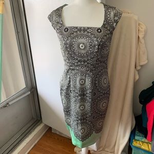 🌈Black & white medallion dress (2 for $10 promo)